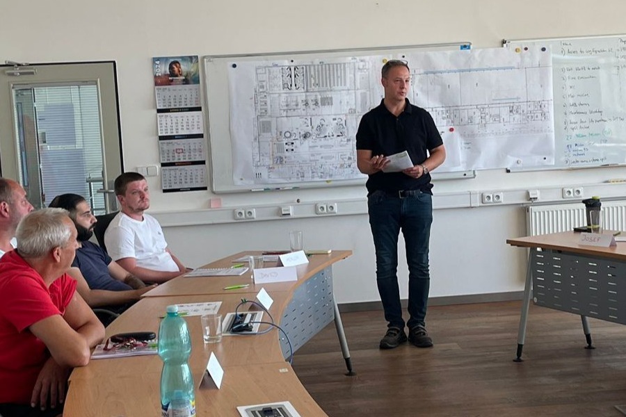 Treves Perfoam s.r.o. - Akademie vedoucích a operátorů